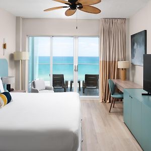 Deluxe Oceanfront King Room